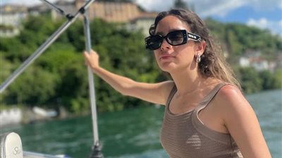 جميلة عوض تنشر الصور الأولي من شهر العسل بعد زفافها