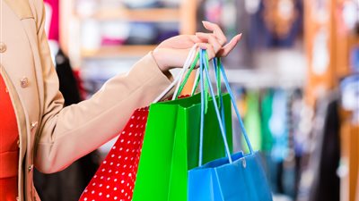 «عشان تشتري متطلباتك».. اعرفِ مواعيد غلق المحلات التجارية