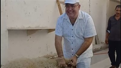 فيها حاجة حلوة.. مسيحي يضحي ويوزع اللحوم على المحتاجين بدهب