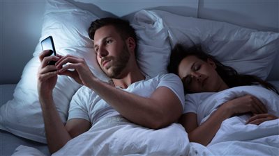 سيدة تروي قصة زوجها الخائن.. و6 خطوات لا بد منها