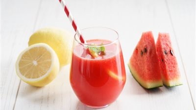  طريقة عمل سموثي البطيخ والليمون المنعش