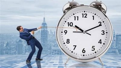 حقيقة إلغاء التوقيت الصيفي بعد قرار غلق المحال العاشرة مساءًا 