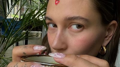 هايلي بيبر تكشف معاناتها في شهور حملها الأخيرة عبر إنستجرام 