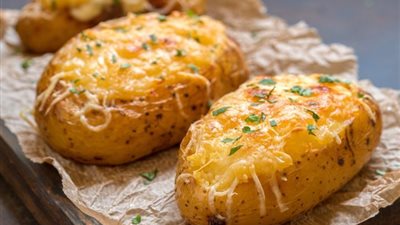 طريقة عمل البطاطس المحشية بالكريمة والخضار