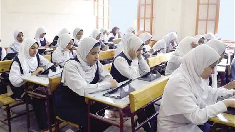 تقديم الصف الأول
