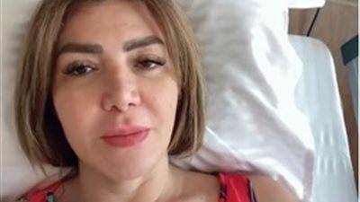 بعد أزمتها الصحية .. لقاء سويدان تخرج وتطمئن الجمهور علي حالتها