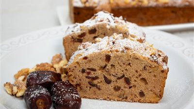  طريقة عمل كيك التمر بالزبيب