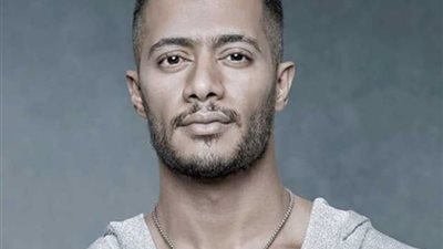 محمد رمضان يتجاهل أزمته بصفع شاب بهذه الطريقة