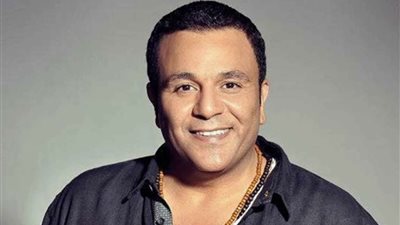 تفاصيل مرض الفنان محمد فؤاد في خطوبة ابنته بسملة