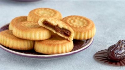 هش ولذيذ.. طريقة عمل معمول التمر 