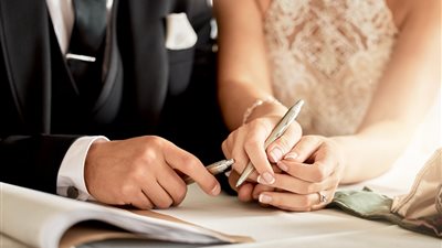 هل فى تأخر الزواج لمن يرغب فيه ابتلاء من الله تعالى؟.. «الإفتاء تُجيب»