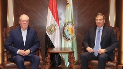 وزير الزراعة يبحث مع رئيس اتحاد مصدرى اللحوم والدواجن البرازيلي تعزيز التعاون المشترك 