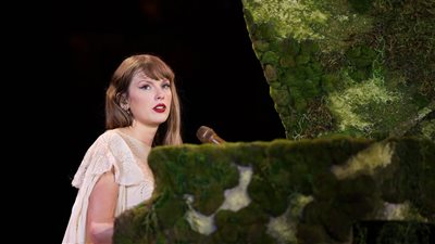 تايلور سويفت تفاجئ حبيبها بطلب صادم.. ما هو؟