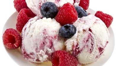 طريقة عمل آيس كريم التوت