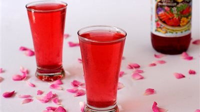  تفسير حلم شربات الورد في المنام للفتاة العزباء