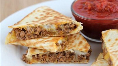 طريقة عمل الحواوشي بالجبن في مطبخك