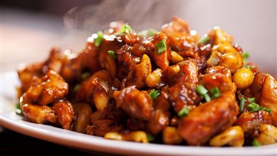 طريقة عمل الدجاج بالكاجو في مطبخك