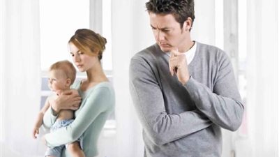 «زوجي طلقني وسرق فلوسي وبيهددني يأخد الأولاد».. ماذا أفعل؟