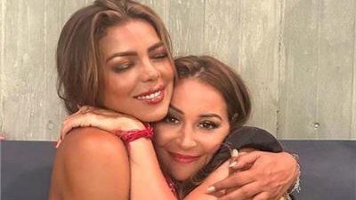 الفن يصنع صداقات العمر.. احتفال مميز بعيد ميلاد منة شلبي من ناهد السباعي