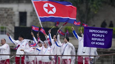 كوريا الجنوبية تشعل الجدل بعد تقديم وفدها الرياضي في حفل افتتاح الأولمبياد.. تفاصيل 