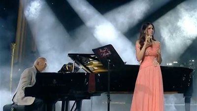 آمال ماهر وعمر خيرت يشتركان بدويتو ساحر في «ليلة الأحلام» والجماهير تتفاعل 