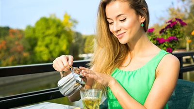 الشاي والقهوة الخضراء للرجيم.. أيهما أفضل لإنقاص وزنك؟