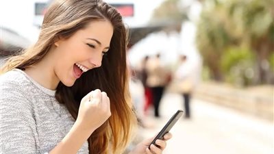 زوجي مغترب عني وجاف في مشاعره.. كيف أتواصل معه بحميمية؟