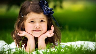 تفسير رؤية الطفلة في المنام.. وارتباطها بالذرية الصالحة