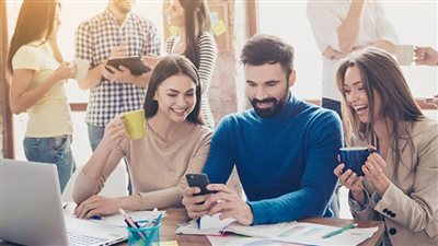 في اليوم العالمي للصداقة.. 8 أفكار للاحتفال مع أصدقائك في العمل