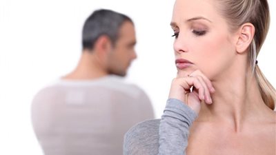 «زوجي لا يعمل ولا يتحمل مسؤولية البيت».. ماذ أفعل؟