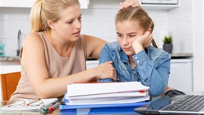 قبل ظهور نتيجة الثانوية العامة.. كيف تدعمي ابنتك الحاصلة على مجموع منخفض؟