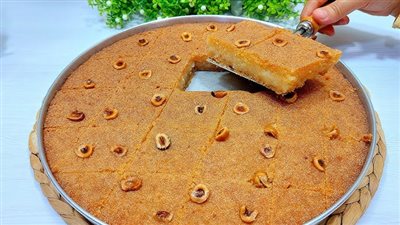 طريقة عمل البسبوسة بالمكسرات بطعم أحلى من المحلات