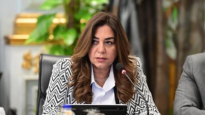 بعد ارتفاع أسعار البنزين والسولار.. وزيرة التنمية المحلية توجه بمتابعة تطبيق التعريفة الجديدة للمواصلات