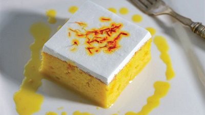 طريقة عمل كيكة الزعفران بالحليب