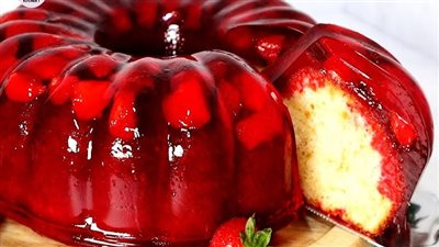 طريقة عمل كيكة الجيلي والفراولة 