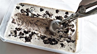  منعش ولذيذ.. طريقة عمل آيس كريم الأوريو