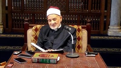 شيخ الأزهر يتقدم بخالص العزاء إلى الدكتور حسن الشافعي لوفاة زوجته 