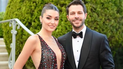 حمل هاندا أرتشيل من حبيبها الملياردير التركي يتصدر المشهد وجمهورها يطالبها بحسم الأمر