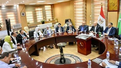 وزير التعليم ومحافظ الشرقية يلتقيان بعدد من أعضاء مجلسي النواب والشيوخ