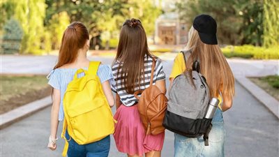 سنة أولى جامعة.. 4 موديلات شنط مريحة وعملية يجب شرائها| صور