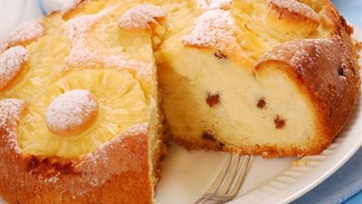 تعلمى طريقة عمل كيكة الأناناس بالسكر البني