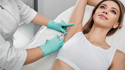 لمشكلة فرط التعرق.. ما هي فوائد «بوتوكس الإبط» في علاج التعرق الزائد؟