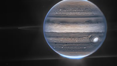 القمر يقترن بالمريخ المشترى في مثلث سماوي يزين السماء فجر الغد