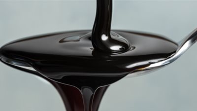 تفسير حلم العسل الأسود في المنام وعلاقته بالحصول على أموال كثيرة