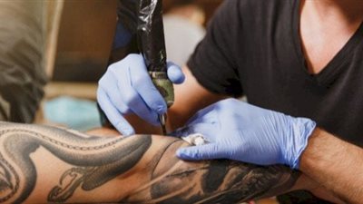  هل أداء الحج أو العمرة بالوشم حلال أم حرام؟.. «الإفتاء تُجيب»