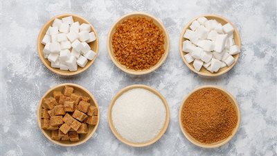 بعد تحذير الصحة منه.. إليك أفضل 5 بدائل طبيعية للسكر