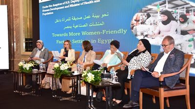 الصحة تنظم عيادات متنقلة لدعم وتوعية المرأة العاملة في المنشآت الصناعية 