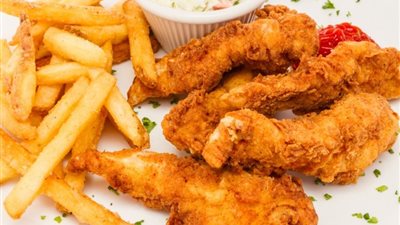  طريقة عمل أصابع الدجاج الحارة المقرمشة 