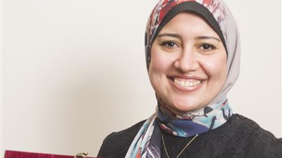 إلهام فضالي | باحثة مصرية فازت بجائزة أفضل بحث فيزيائي في العالم