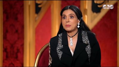 دينا تكشف سر رشاقتها وشبابها رغم تقدم العمر 